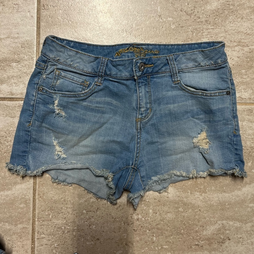 💙EUC- DISTRESS DENIM SHORTS SZ 9💙